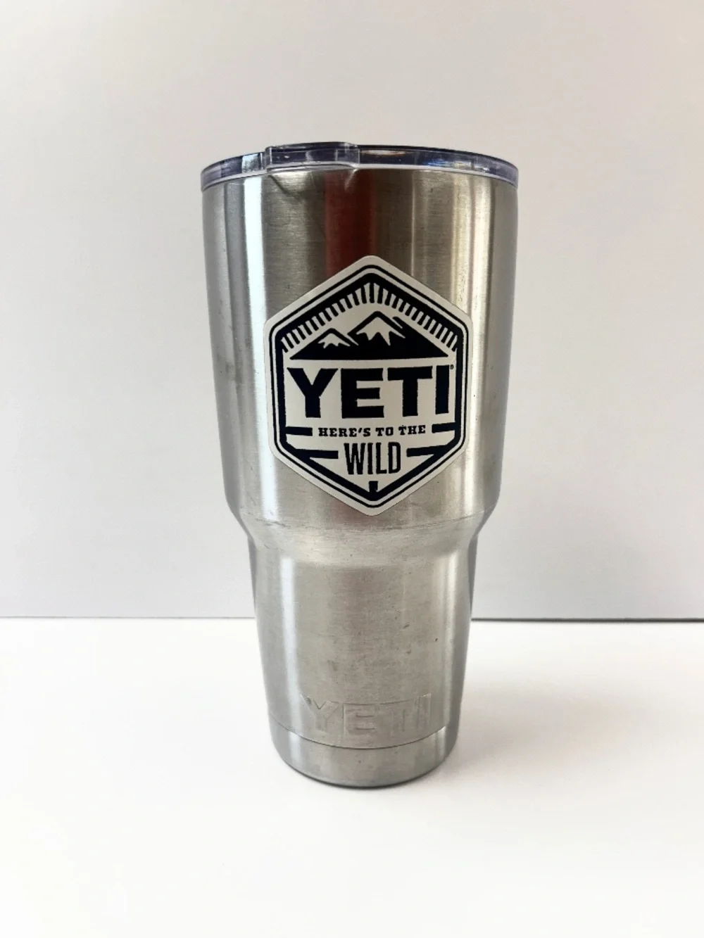 Yeti 30 oz Stainless Steel Tumbler Here's to the Wild with Lid Mountain
